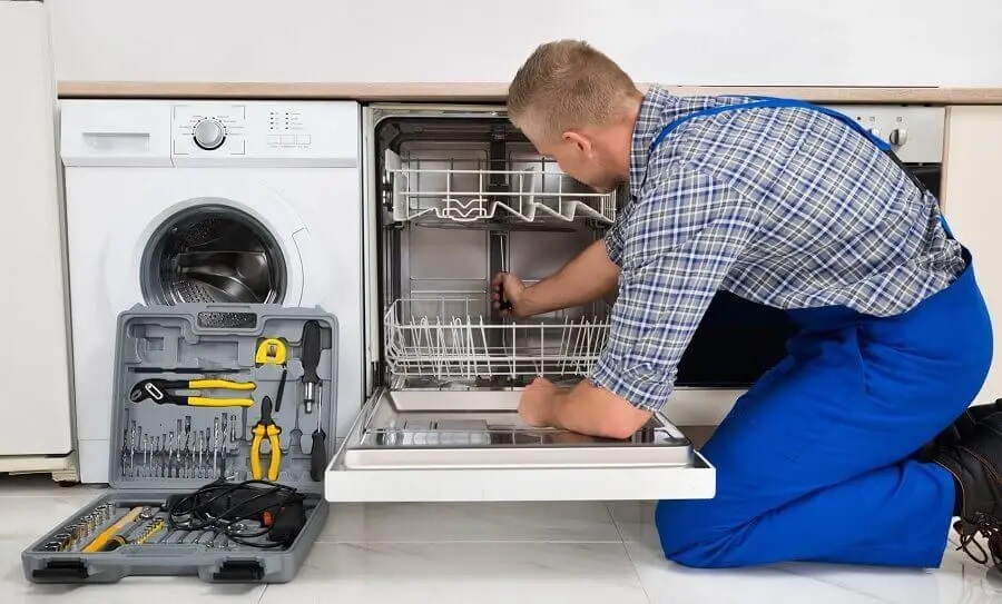 Çilimli İmmergas servisi teknisyen ekibi beyaz eşya tamiri yaparken